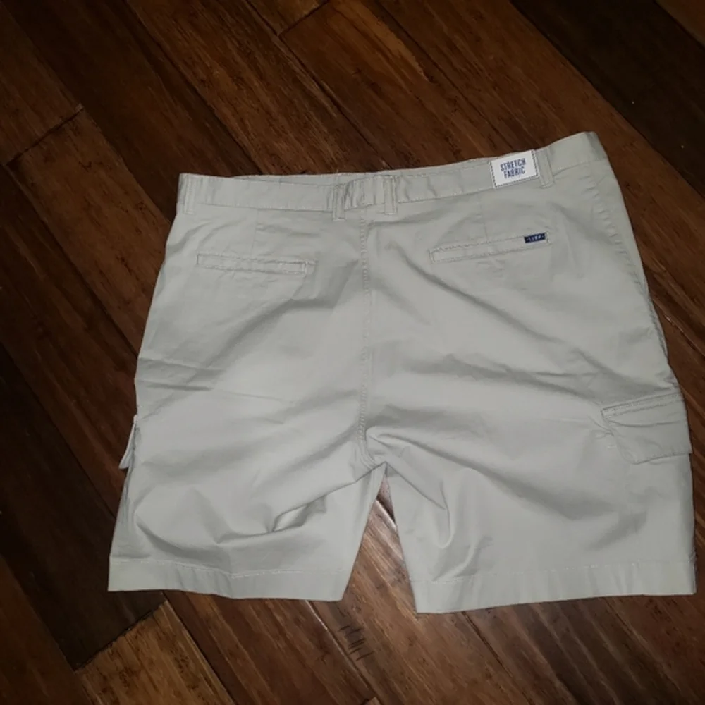 NWT - ROWM Men’s Cargo Shorts -‎ Size 44